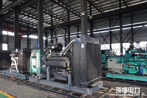 柴油发电机哪里买更划算？自己如何选到靠谱的广西顶博发电机组制造？厂家经验分享